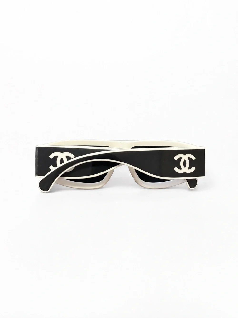 CHANEL Acetate cat Eyes Sunglasses BLACK/White with Dark Gray Lenses